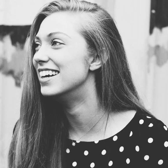 Meet your Posher, Alainna - Picture 1 of 1